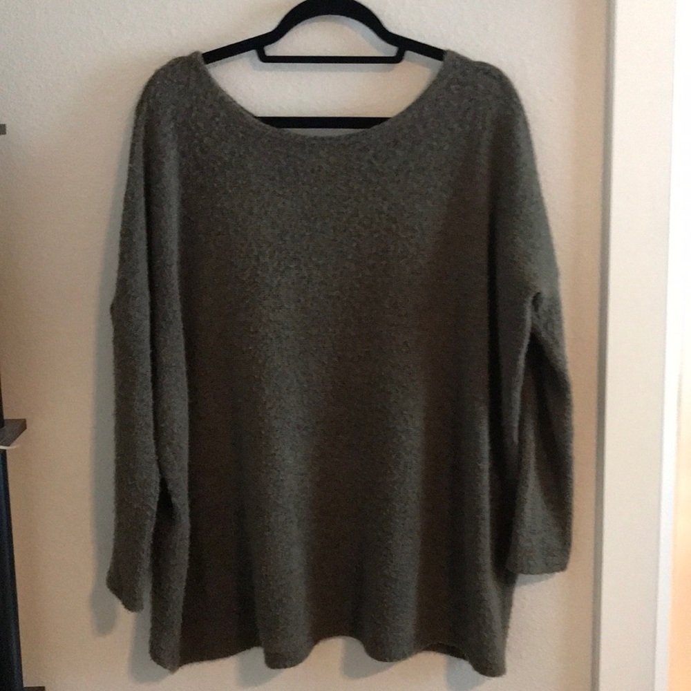 Dark green flowy sweater